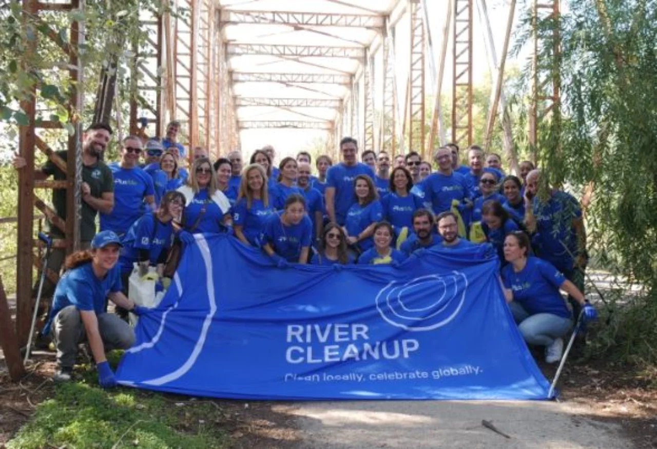 RiverCleanUp.JPG